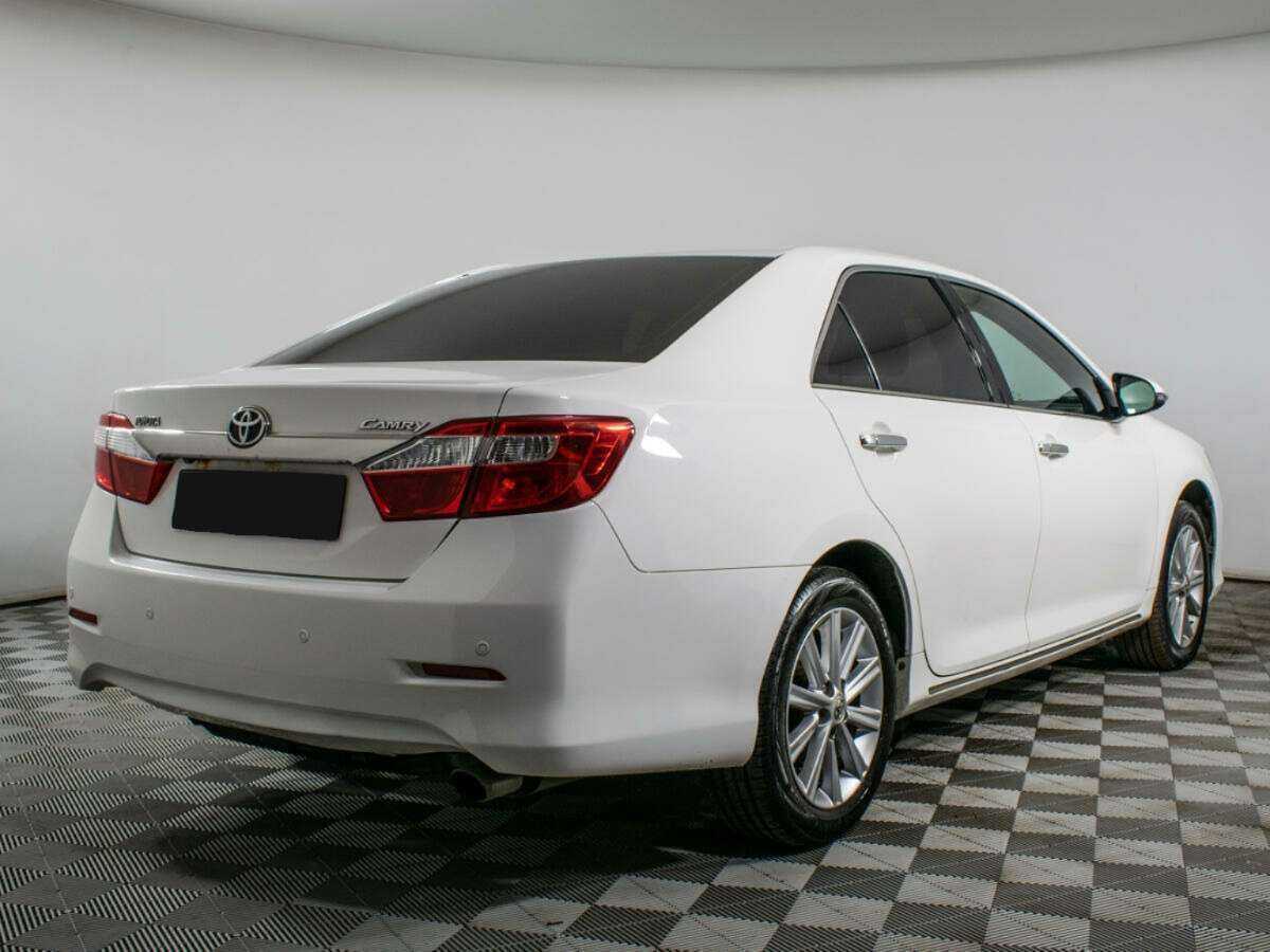 Toyota Camry с пробегом — 2014 год. Фото: #4