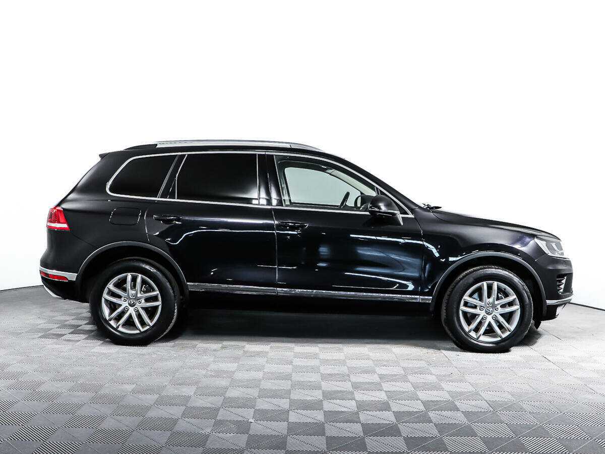 Volkswagen Touareg с пробегом — 2015 год. Фото: #3