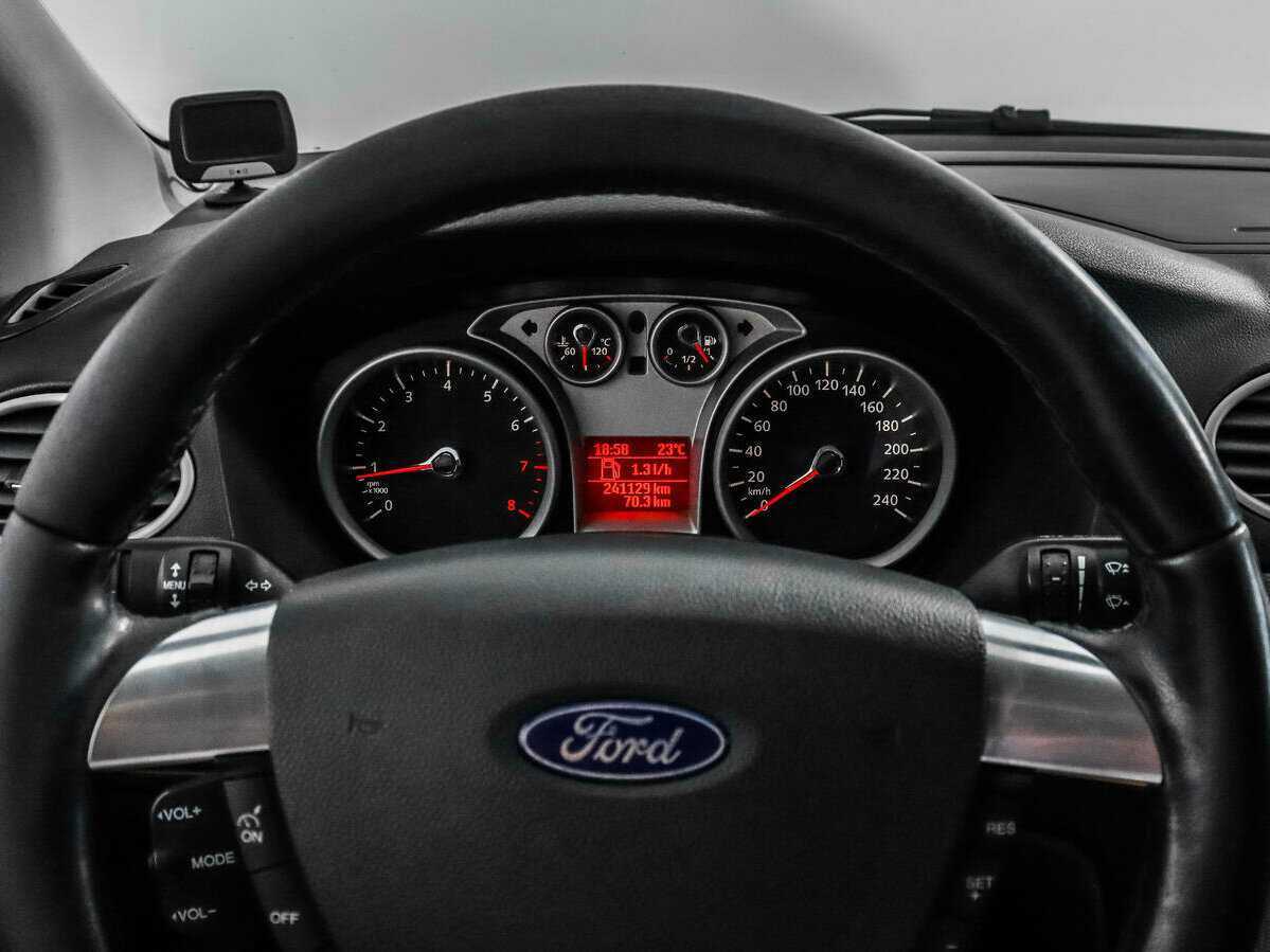 Ford Focus с пробегом — 2011 год. Фото: #15