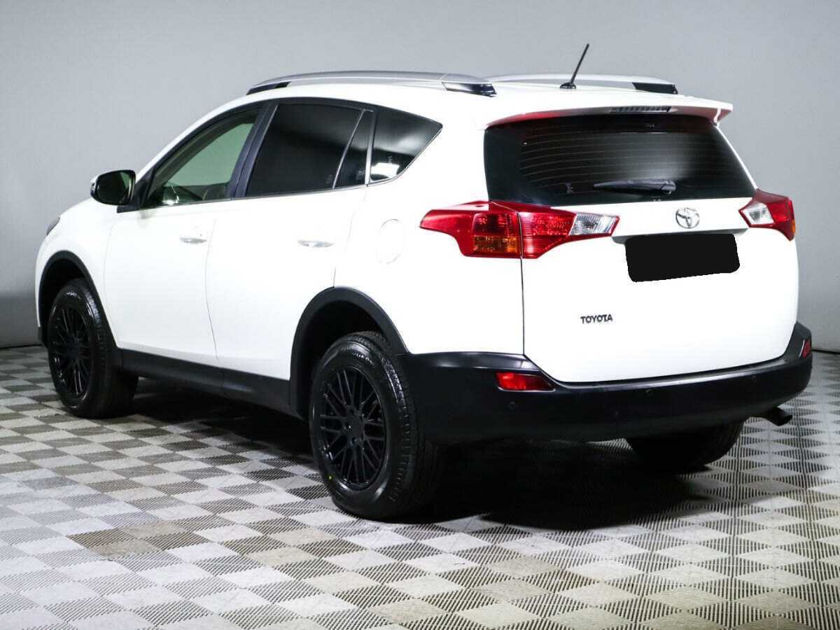 Toyota RAV4 с пробегом — 2014 год. Фото: #6