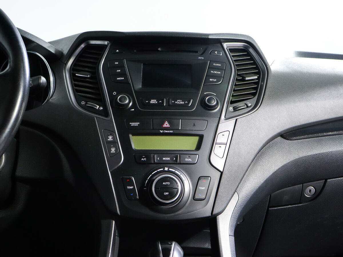 Hyundai Santa Fe с пробегом — 2013 год. Фото: #10