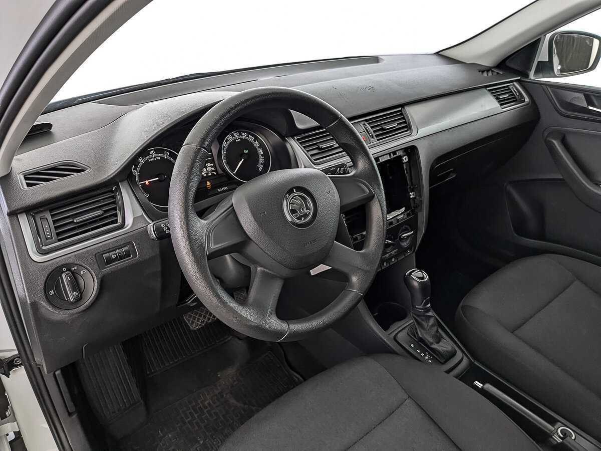 Skoda Rapid с пробегом — 2019 год. Фото: #13
