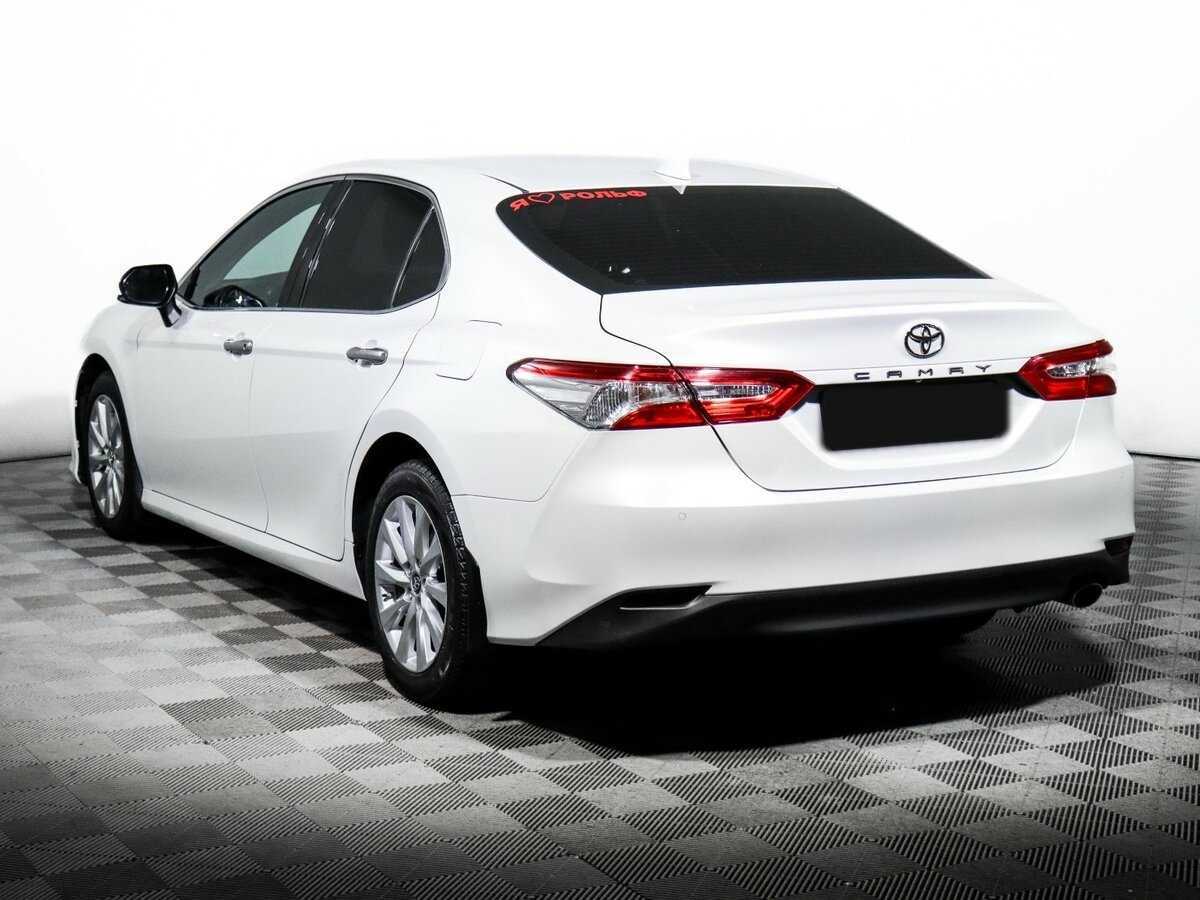 Toyota Camry с пробегом — 2019 год. Фото: #6