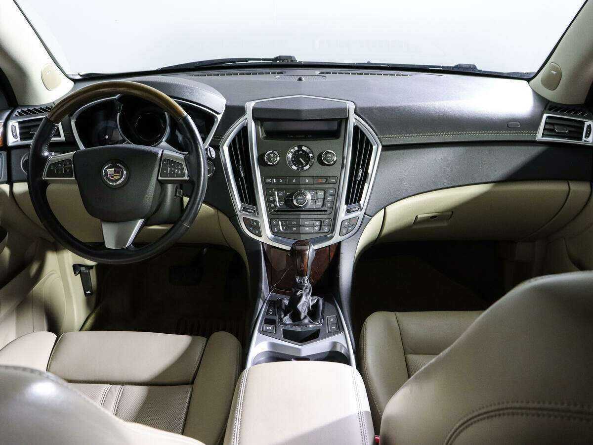 Cadillac SRX с пробегом — 2011 год. Фото: #11