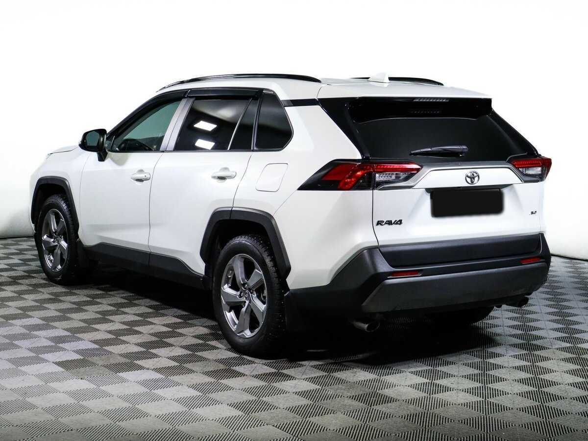 Toyota RAV4 с пробегом — 2020 год. Фото: #6