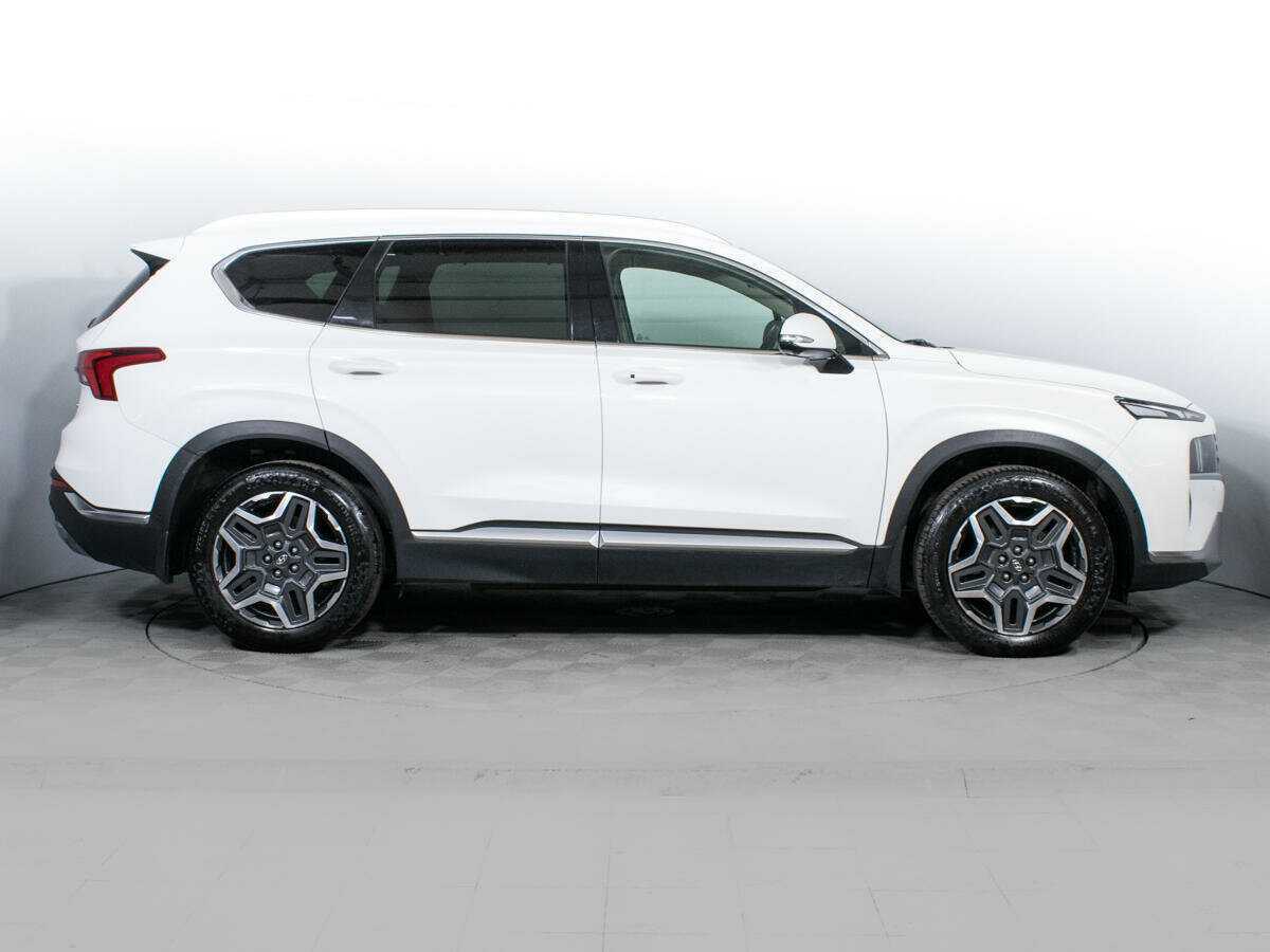 Hyundai Santa Fe с пробегом — 2022 год. Фото: #3