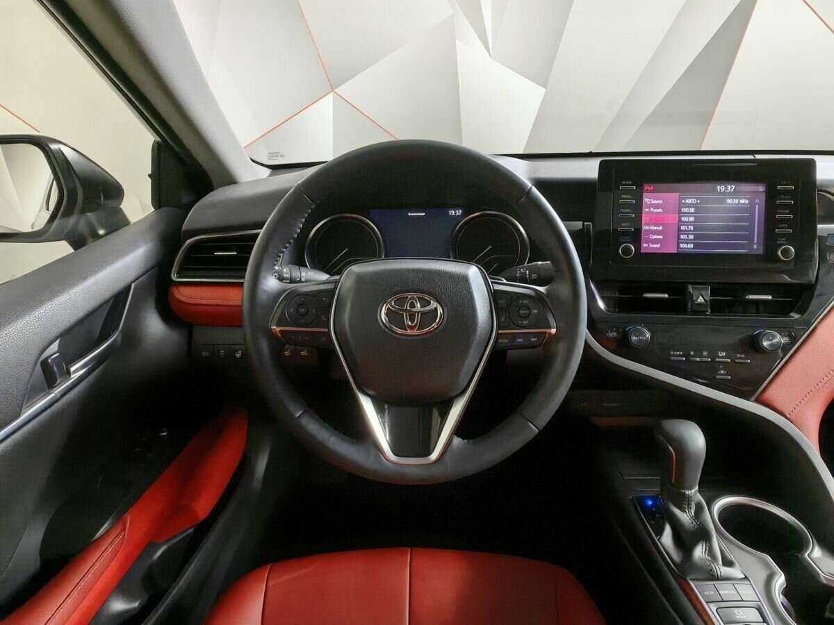 Toyota Camry с пробегом — 2022 год. Фото: #14
