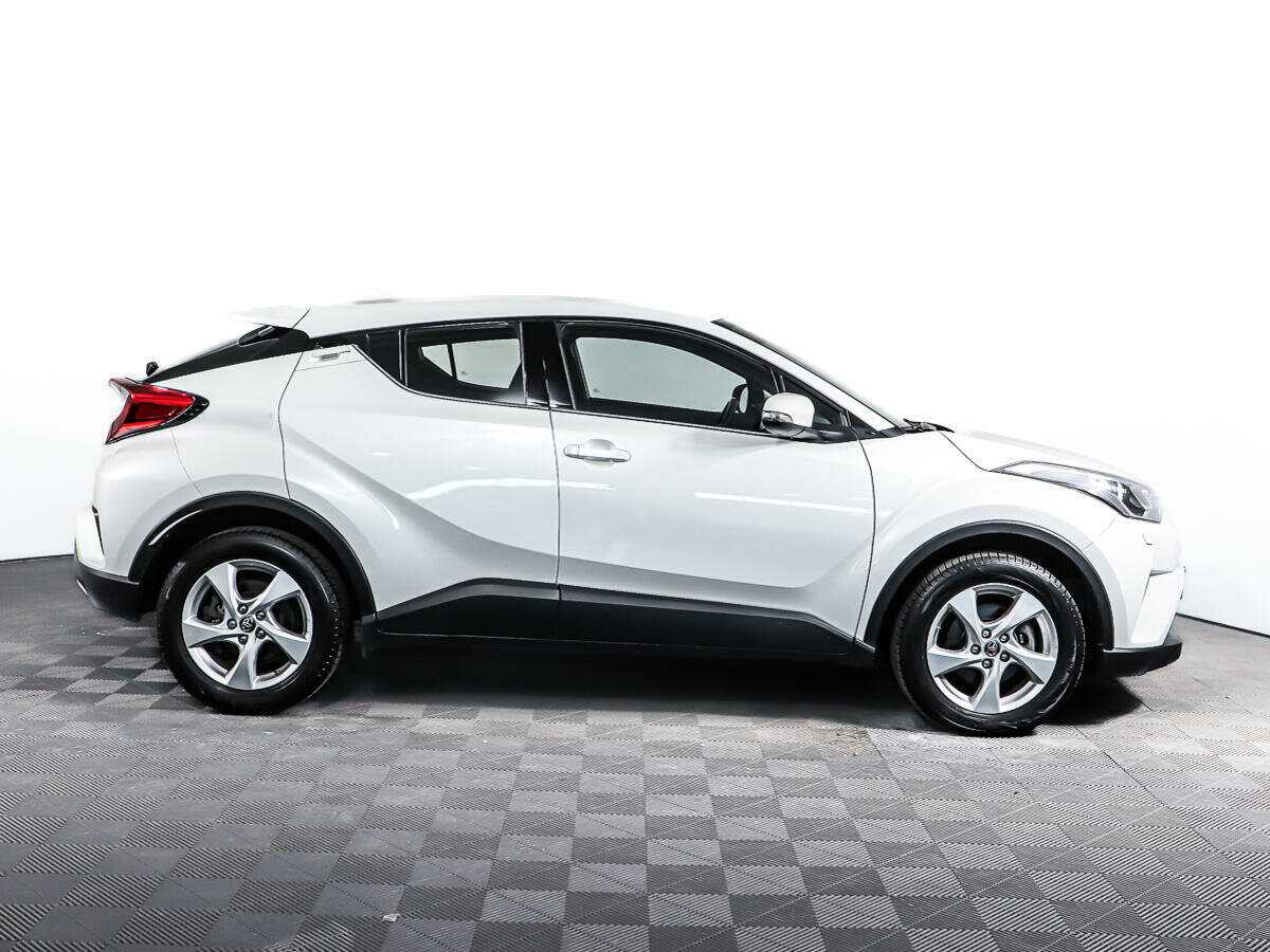 Toyota C-HR с пробегом — 2018 год. Фото: #3