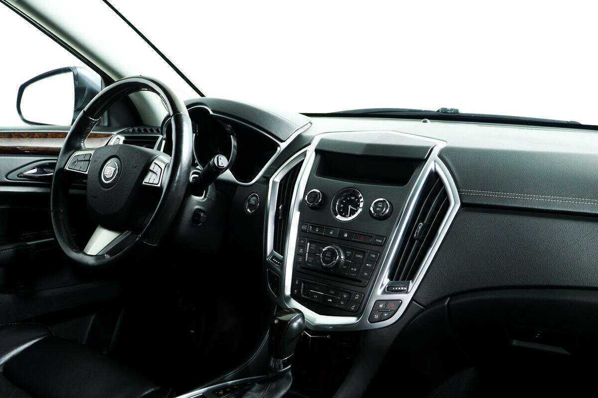 Cadillac SRX с пробегом — 2012 год. Фото: #8