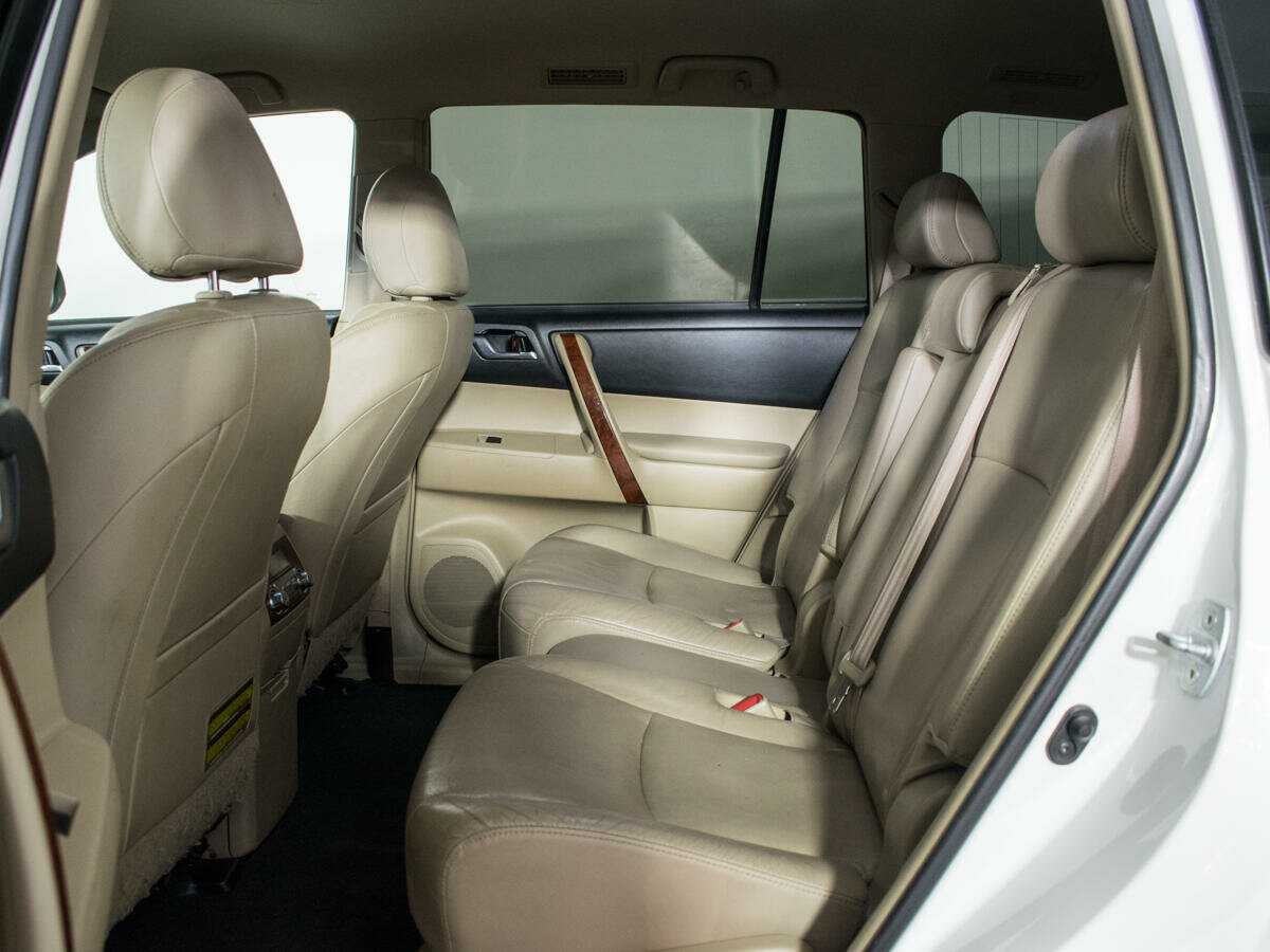 Toyota Highlander с пробегом — 2012 год. Фото: #7