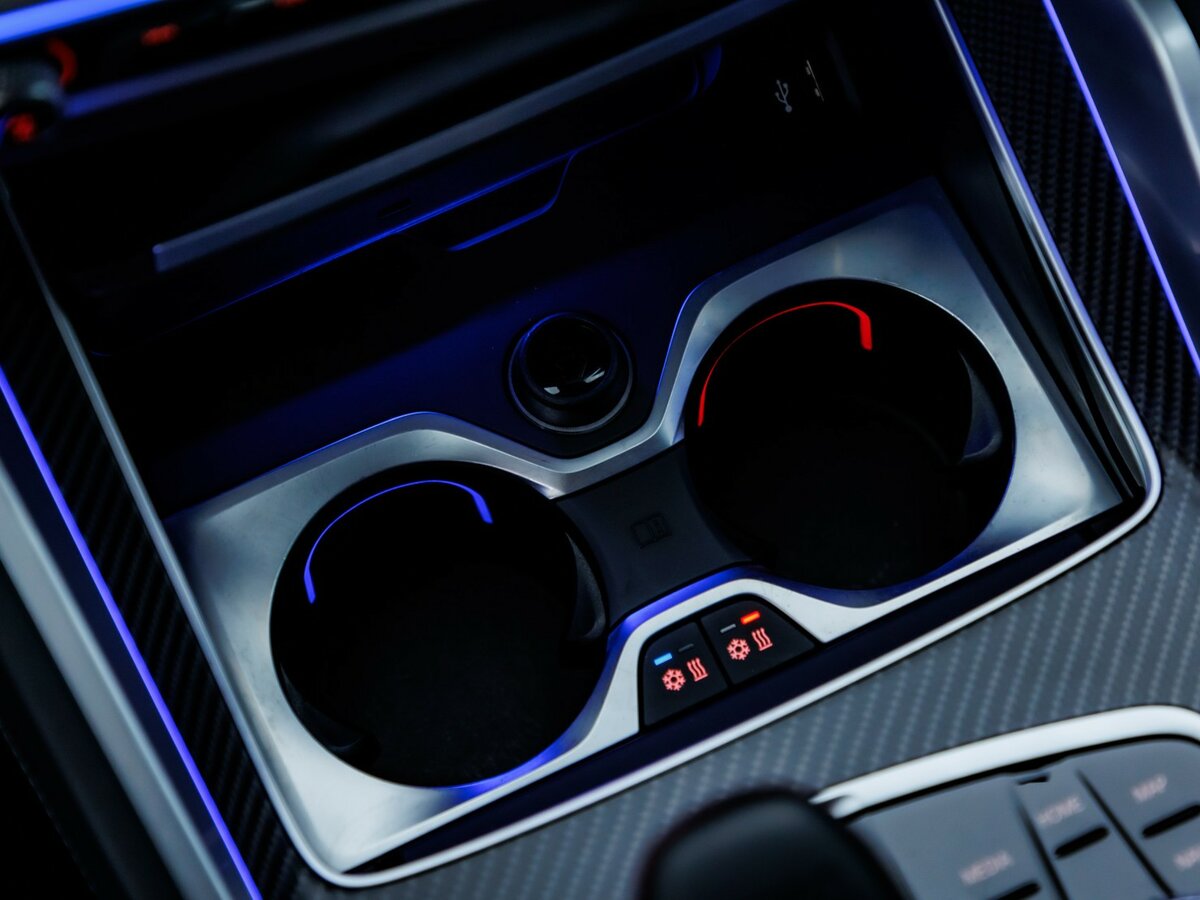 BMW XM с пробегом — 2023 год. Фото: #22