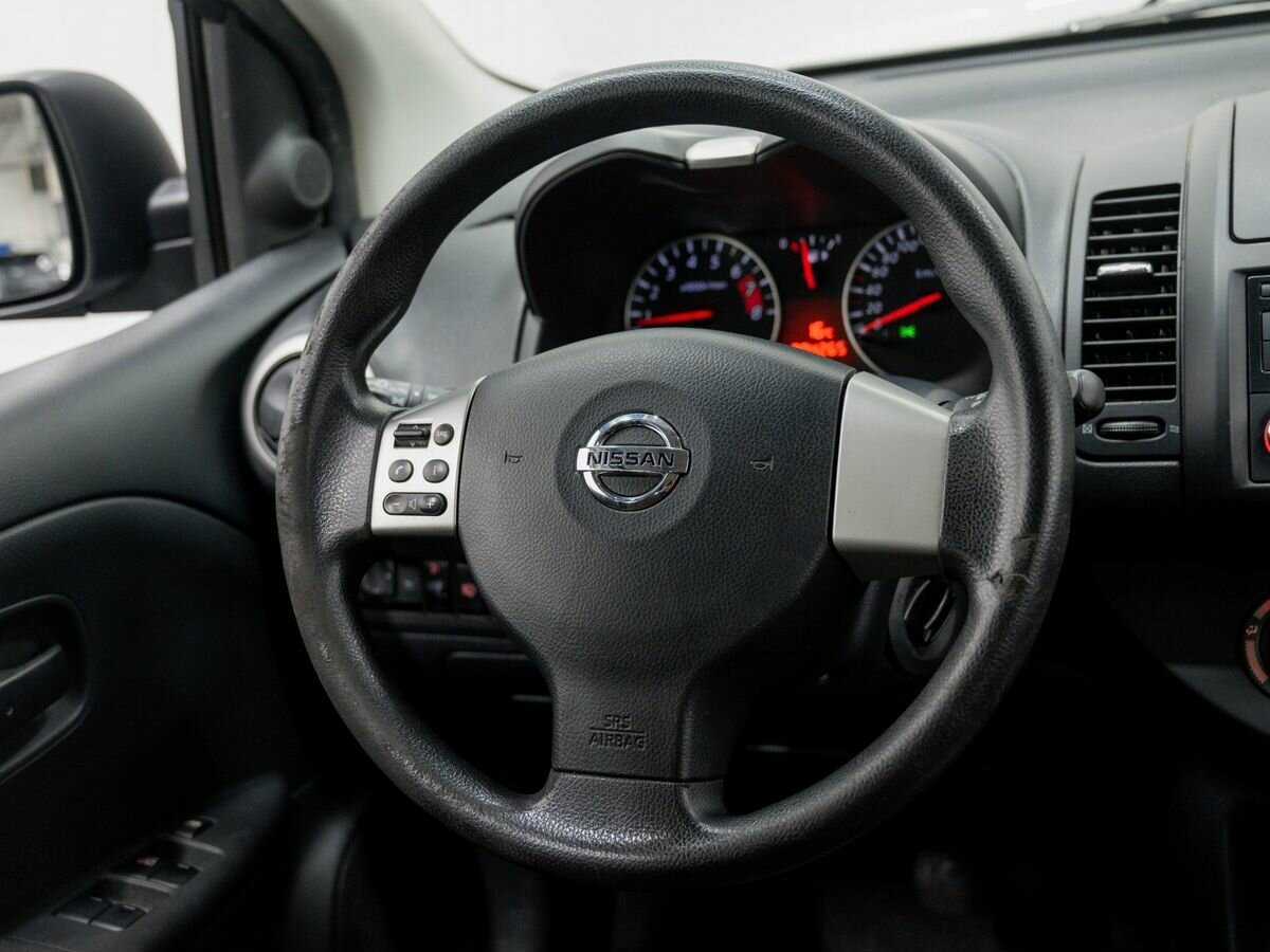 Nissan Note с пробегом — 2011 год. Фото: #10