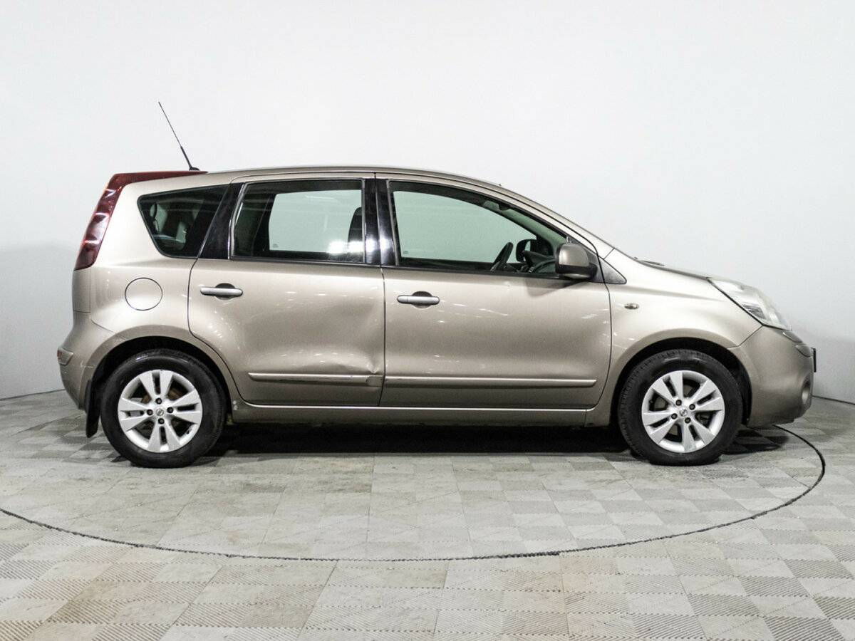 Nissan Note с пробегом — 2011 год. Фото: #3
