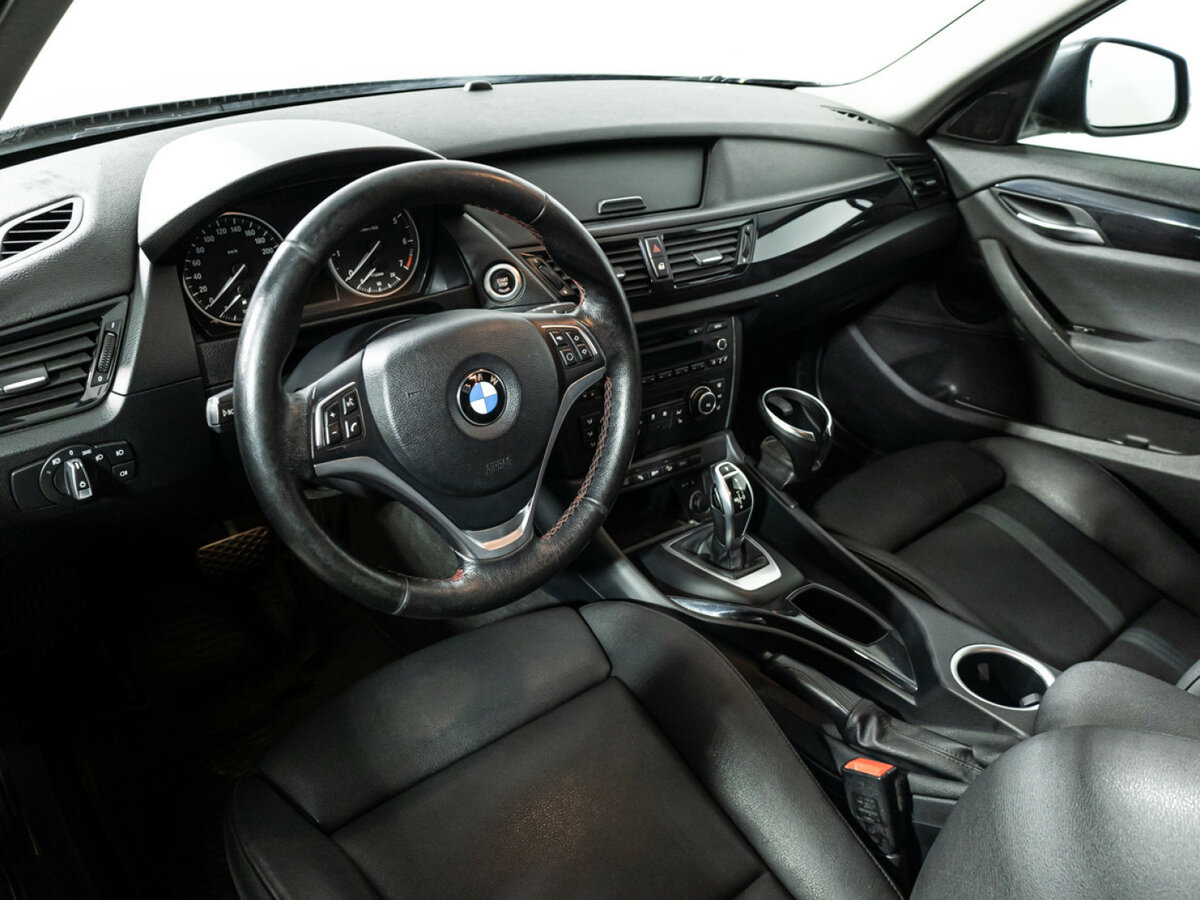 BMW X1 с пробегом — 2013 год. Фото: #10