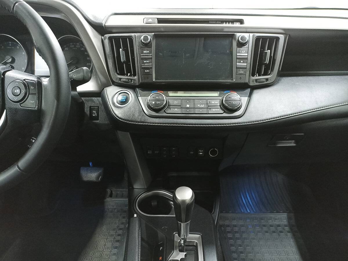 Toyota RAV4 с пробегом — 2017 год. Фото: #14