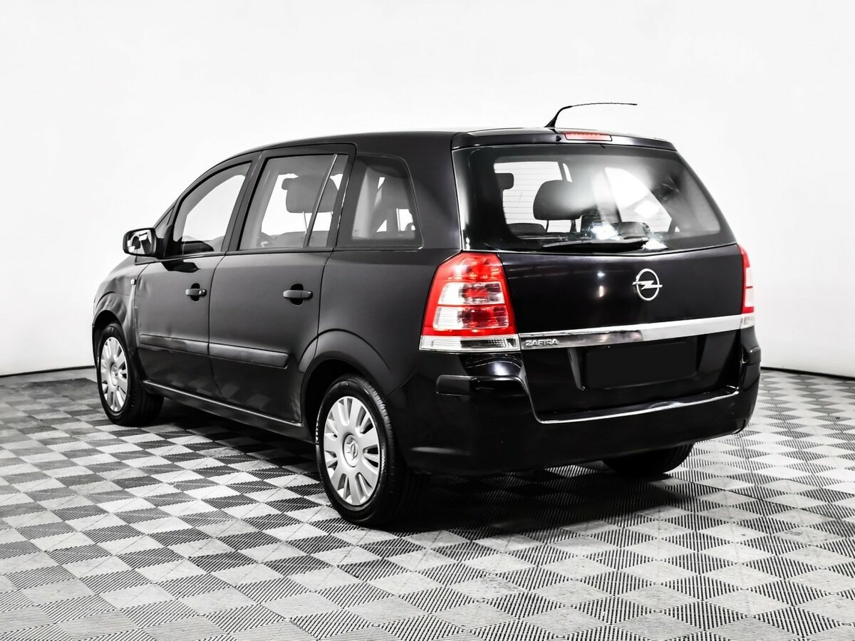 Opel Zafira с пробегом — 2010 год. Фото: #5