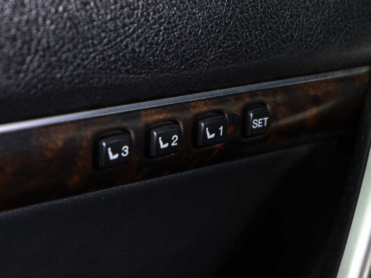 Toyota Land Cruiser с пробегом — 2012 год. Фото: #17