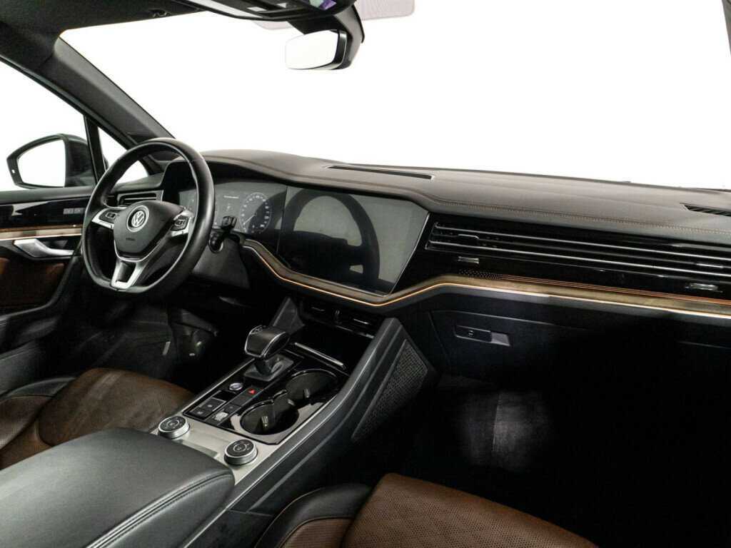 Volkswagen Touareg с пробегом — 2019 год. Фото: #8