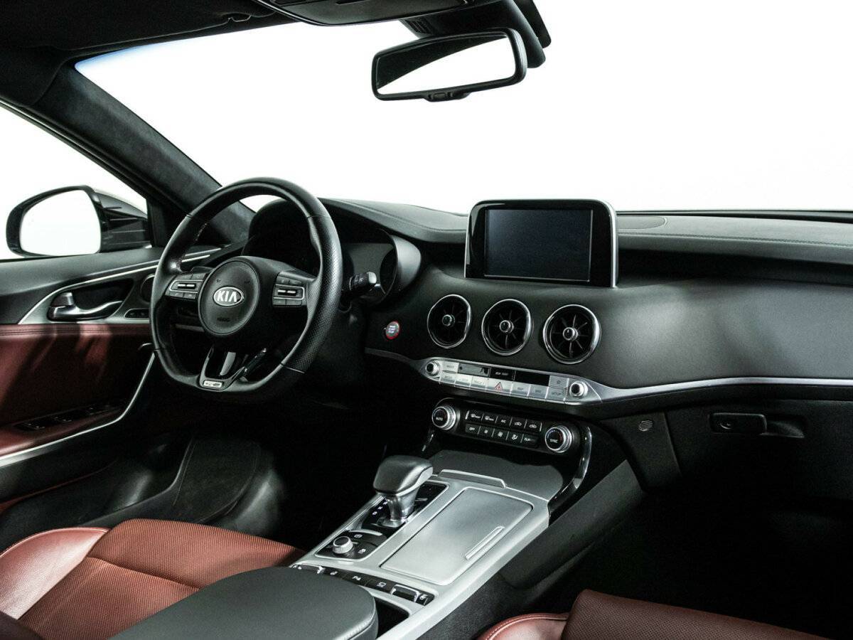 Kia Stinger с пробегом — 2018 год. Фото: #8