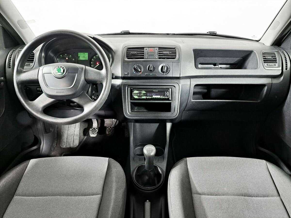Skoda Fabia с пробегом — 2011 год. Фото: #11