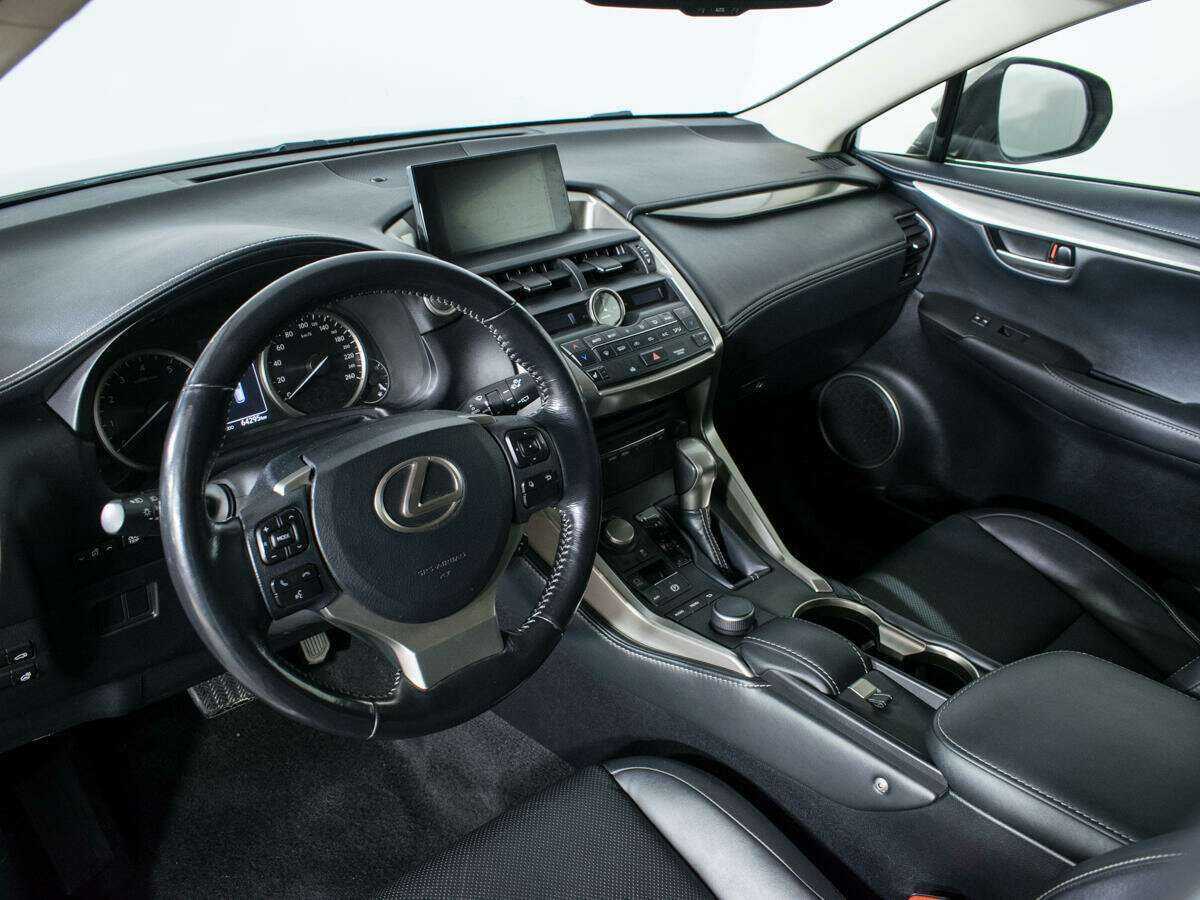 Lexus NX с пробегом — 2015 год. Фото: #12