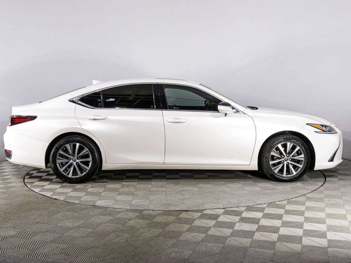 Lexus ES с пробегом — 2019 год. Фото: #3