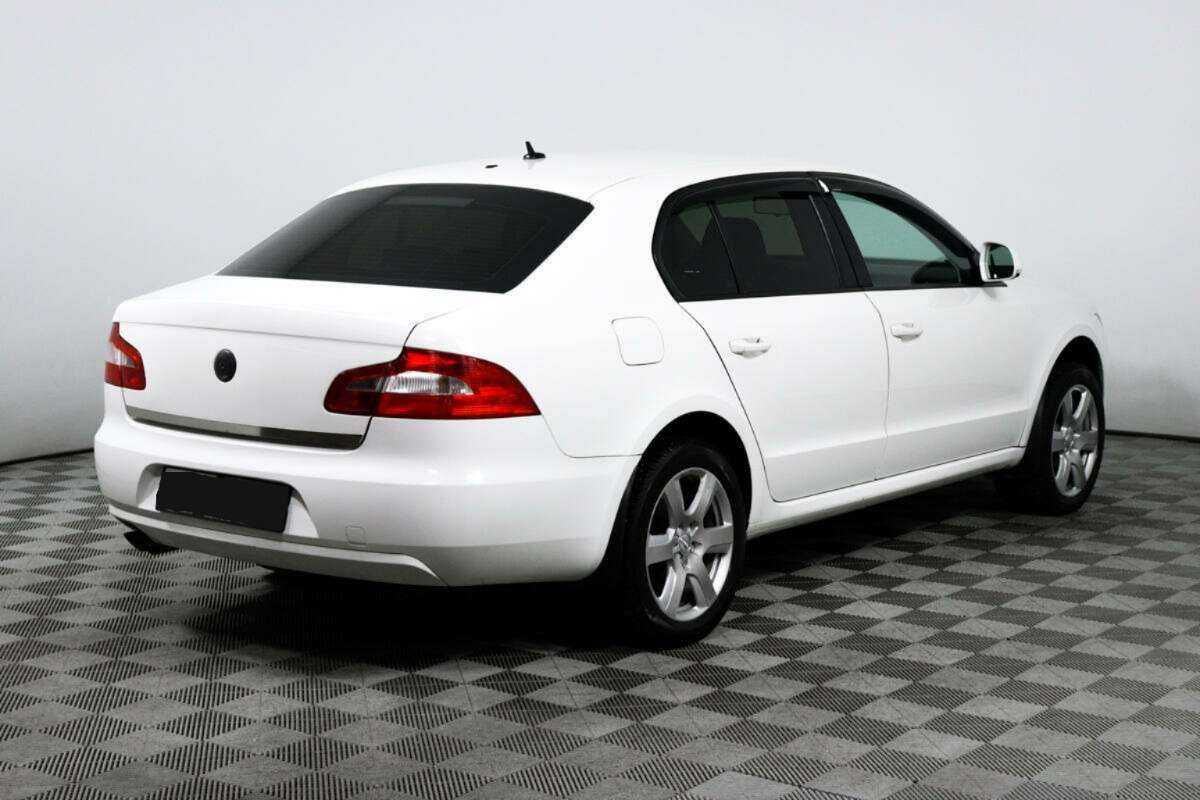 Skoda Superb с пробегом — 2011 год. Фото: #4