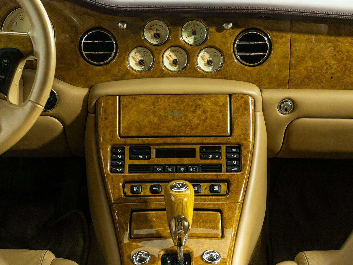 Bentley Arnage с пробегом — 2003 год. Фото: #13