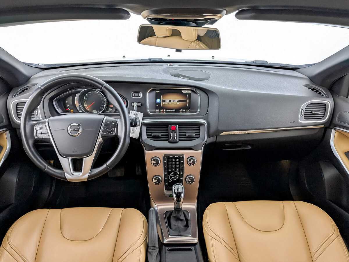 Volvo V40 с пробегом — 2018 год. Фото: #13