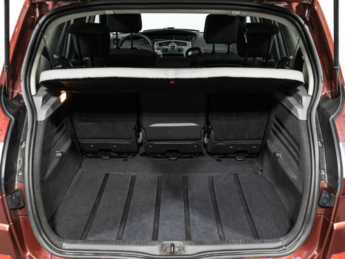 Renault Scenic с пробегом — 2008 год. Фото: #17