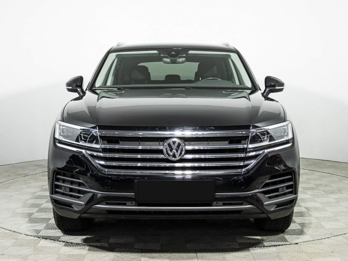 Volkswagen Touareg с пробегом — 2018 год. Фото: #1