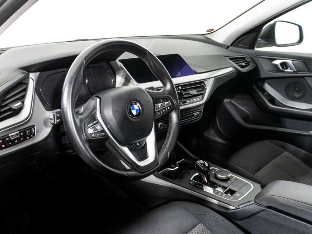 BMW 1 серии с пробегом — 2019 год. Фото: #10