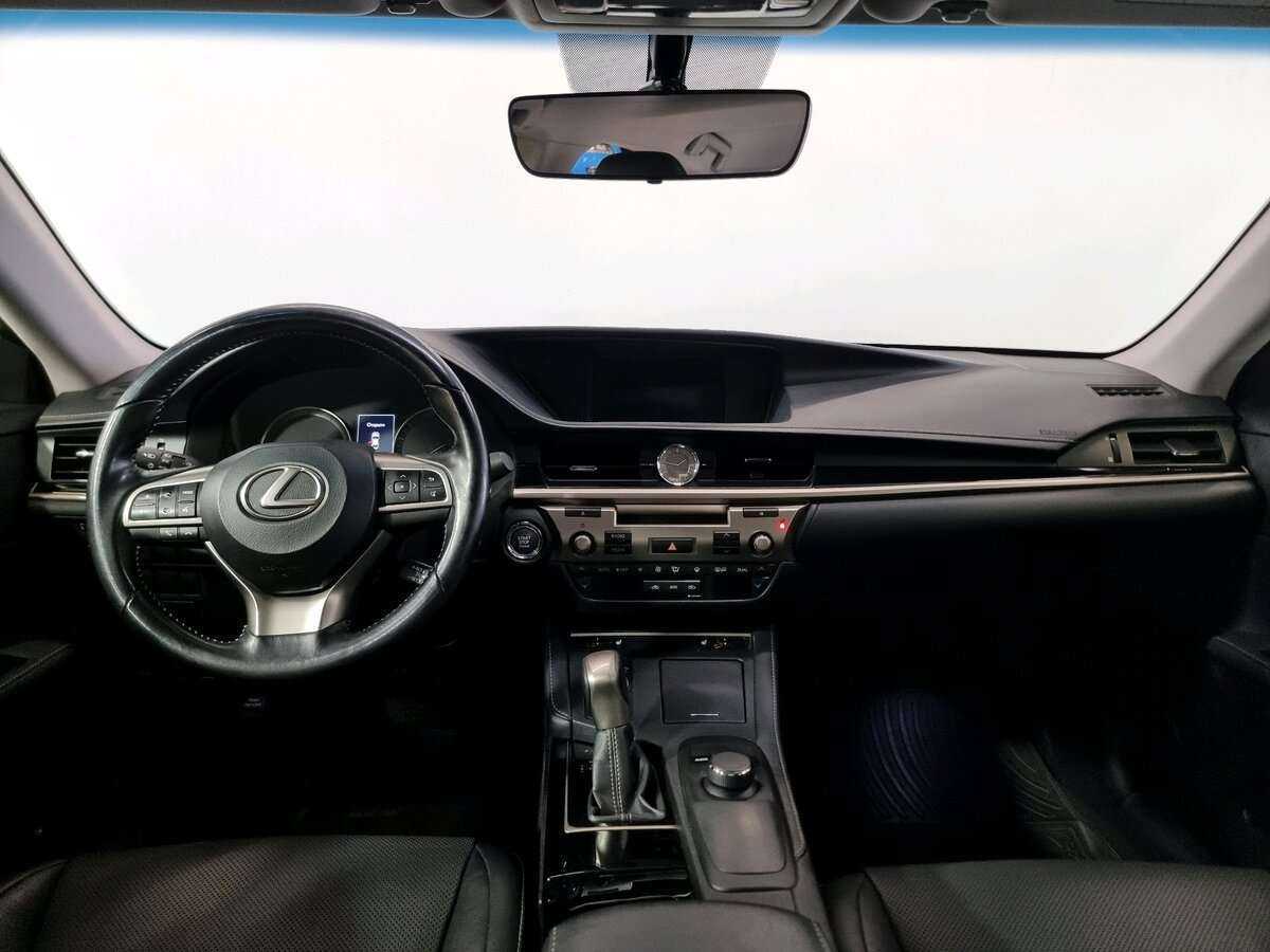 Lexus ES с пробегом — 2016 год. Фото: #14