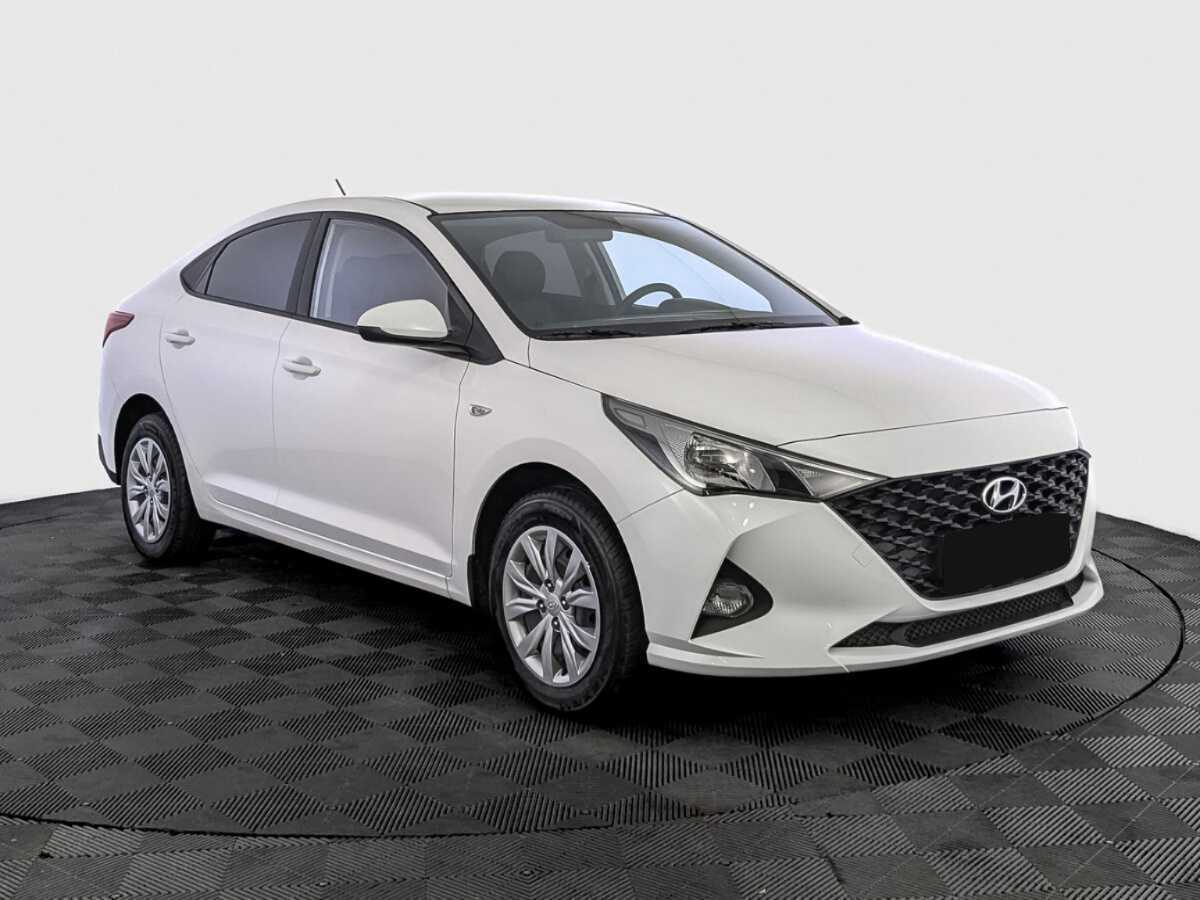 Hyundai Solaris с пробегом — 2022 год. Фото: #2