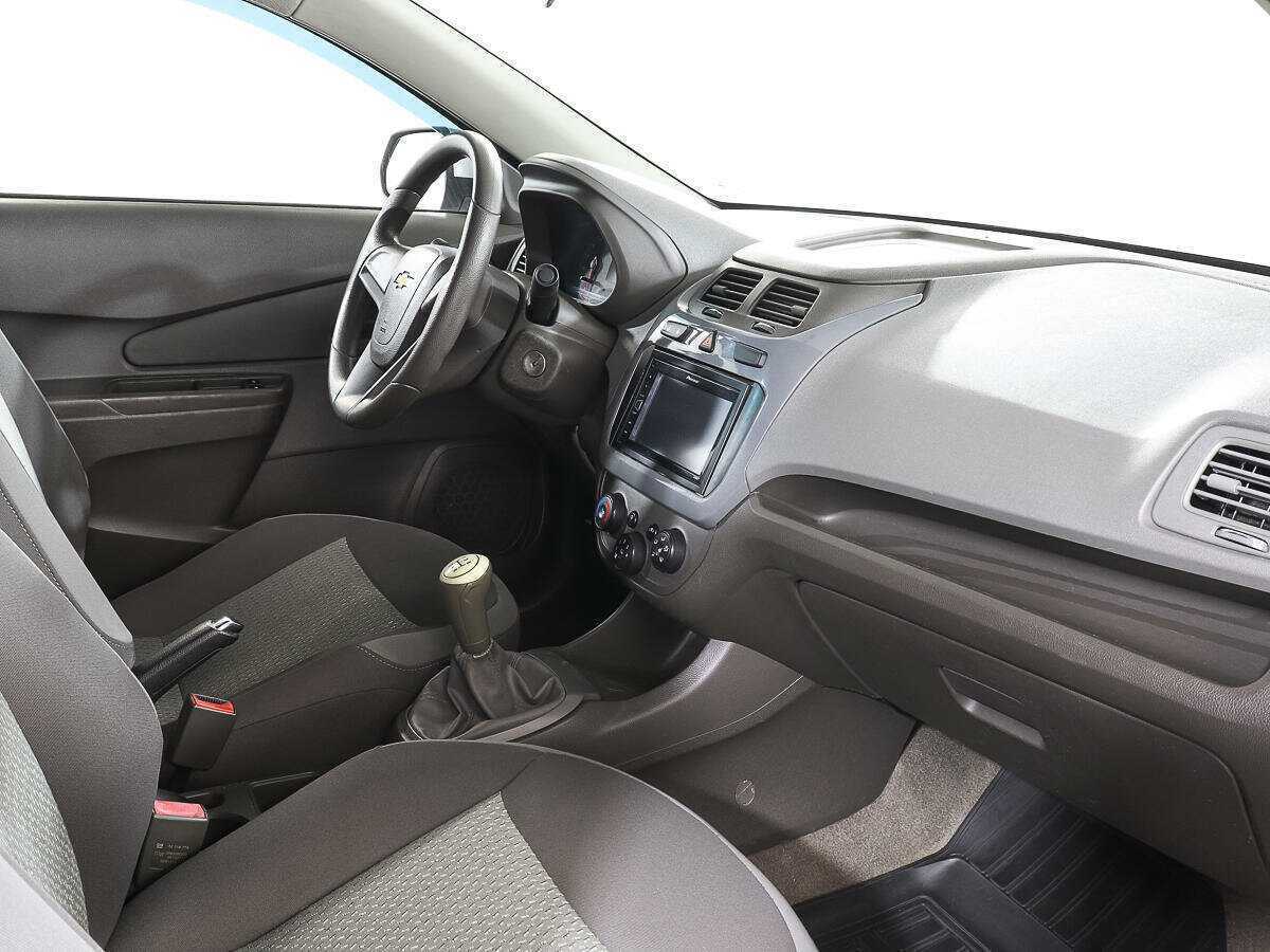 Chevrolet Cobalt с пробегом — 2013 год. Фото: #7