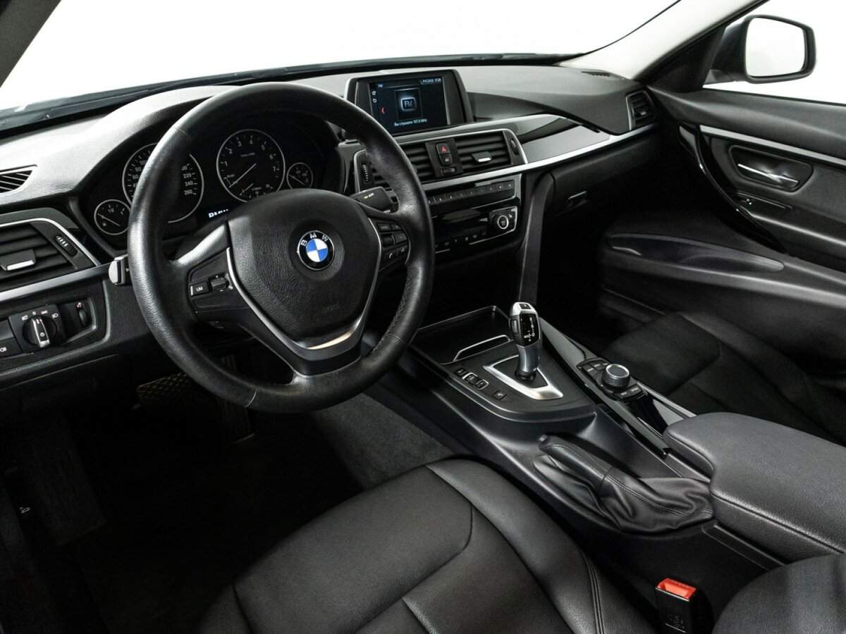 BMW 3 серии с пробегом — 2017 год. Фото: #10