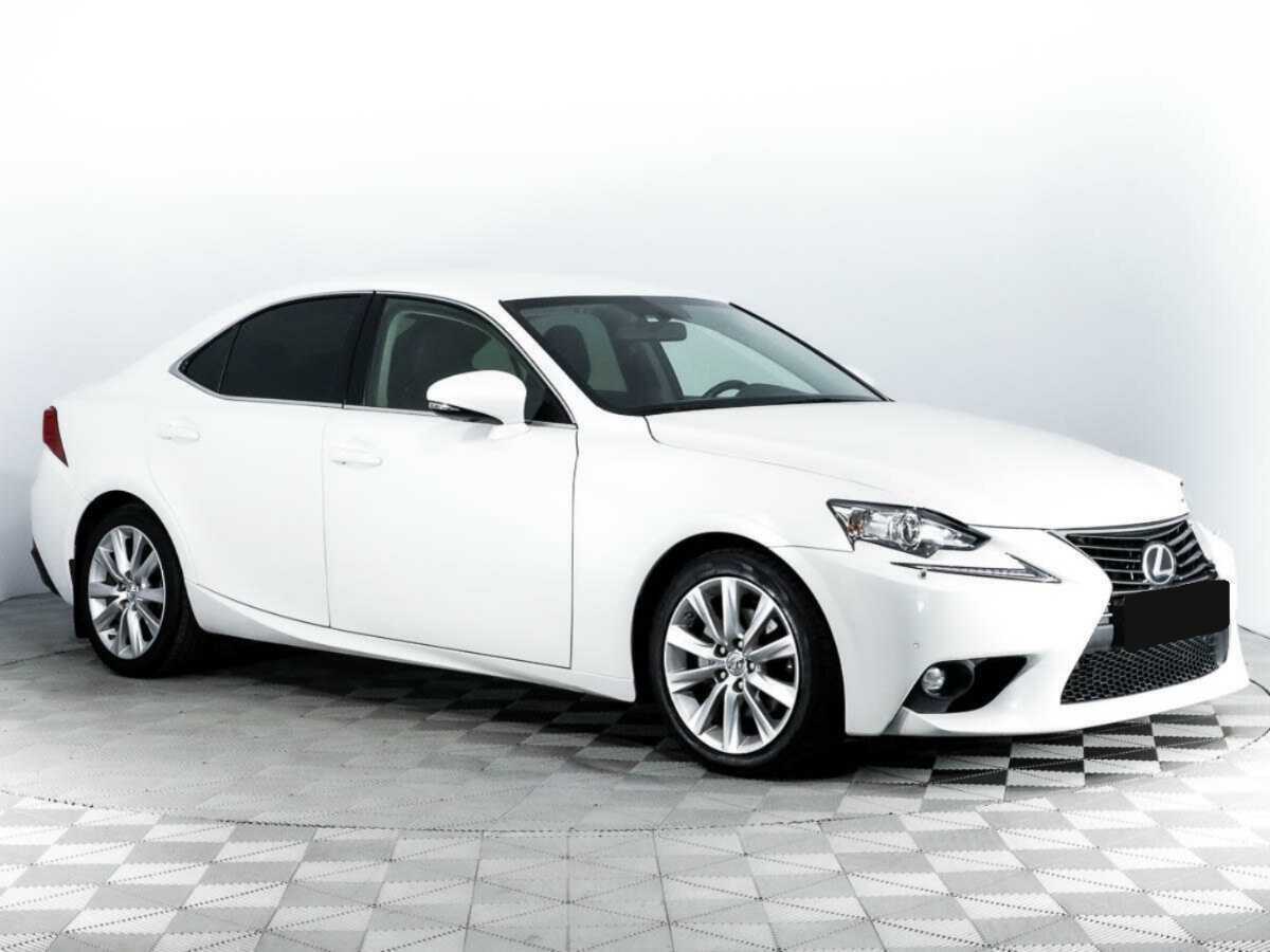 Lexus IS с пробегом — 2015 год. Фото: #2