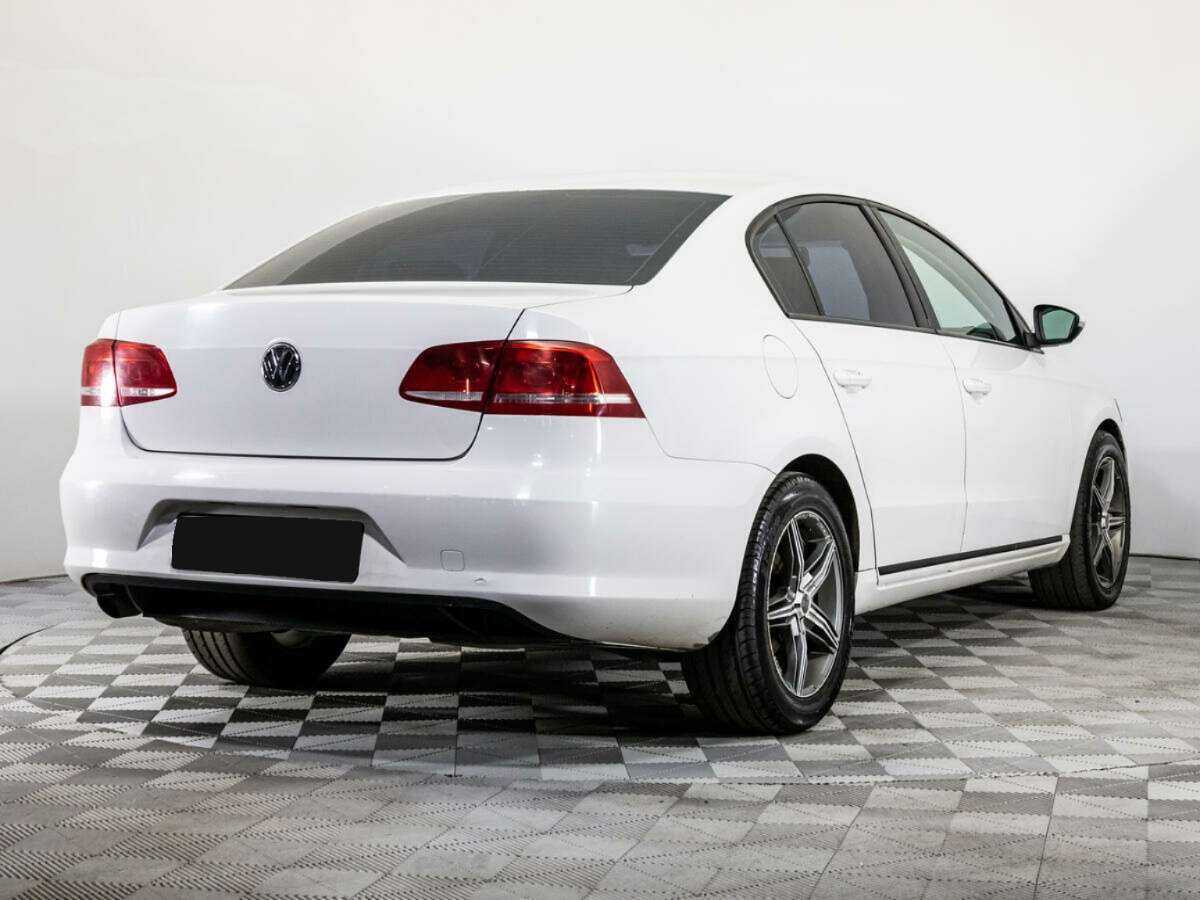 Volkswagen Passat с пробегом — 2012 год. Фото: #4