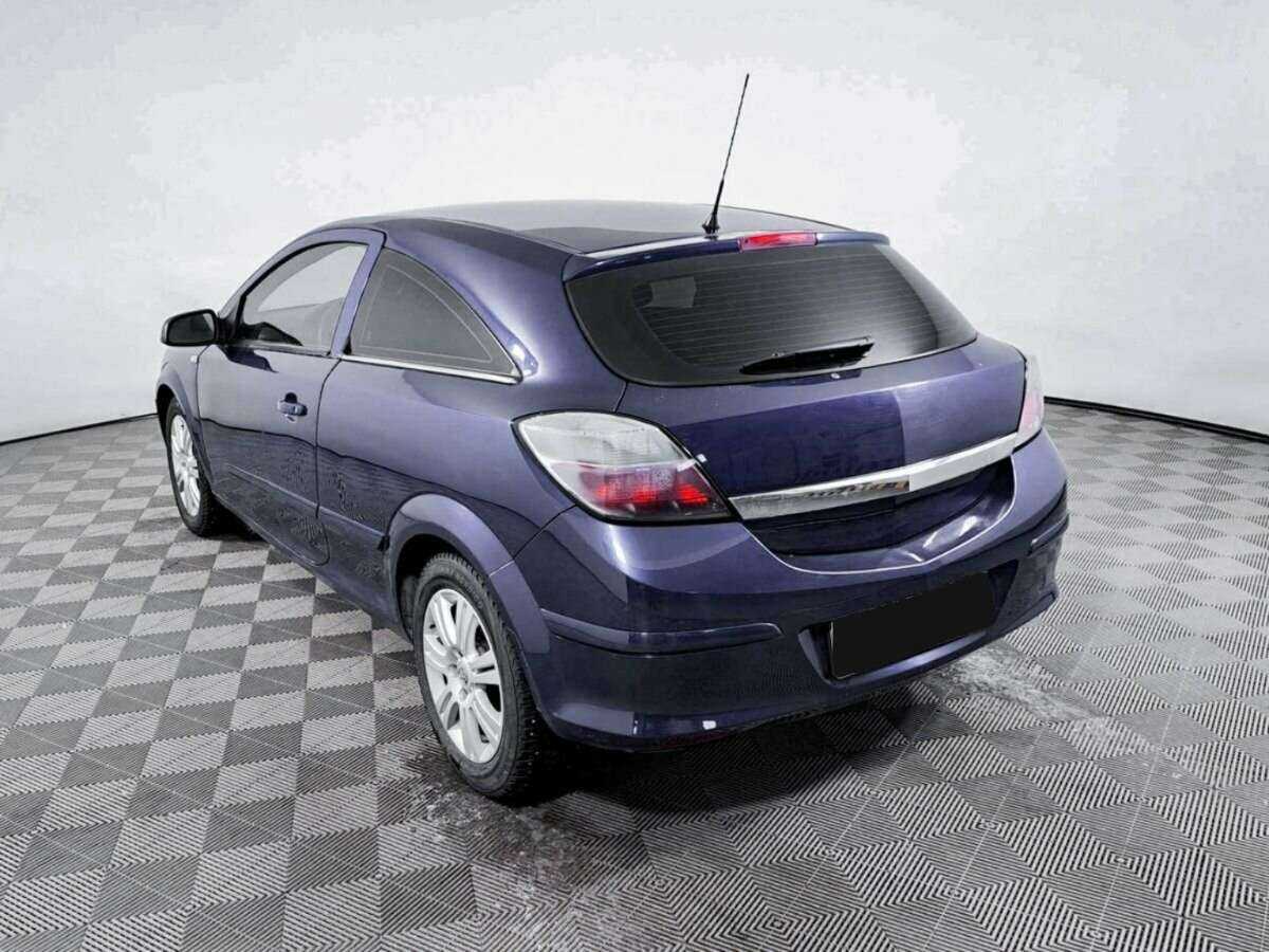 Opel Astra с пробегом — 2008 год. Фото: #6
