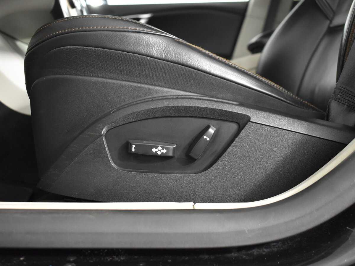 Volvo V40 Cross Country с пробегом — 2013 год. Фото: #15