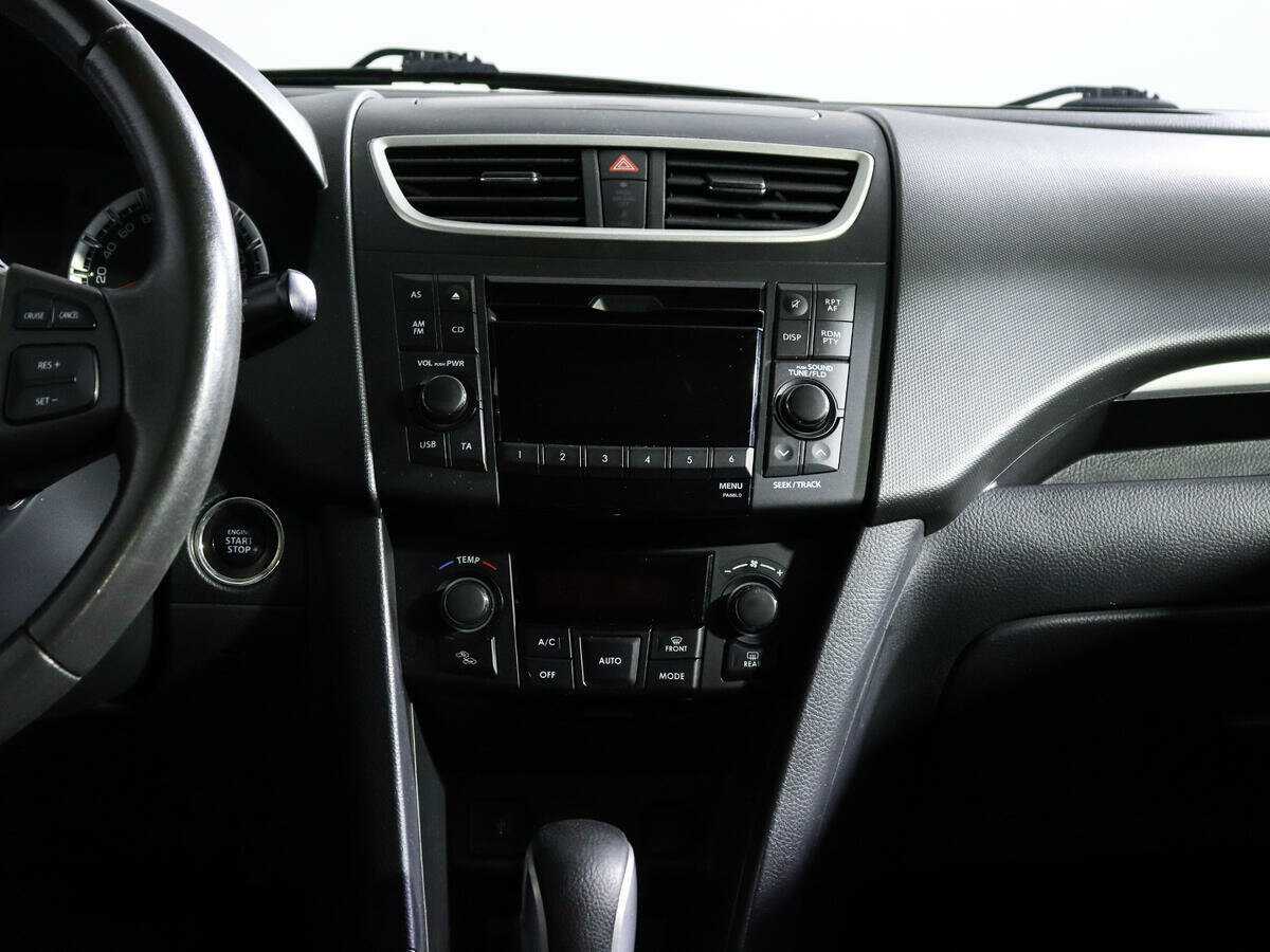 Suzuki Swift с пробегом — 2011 год. Фото: #12