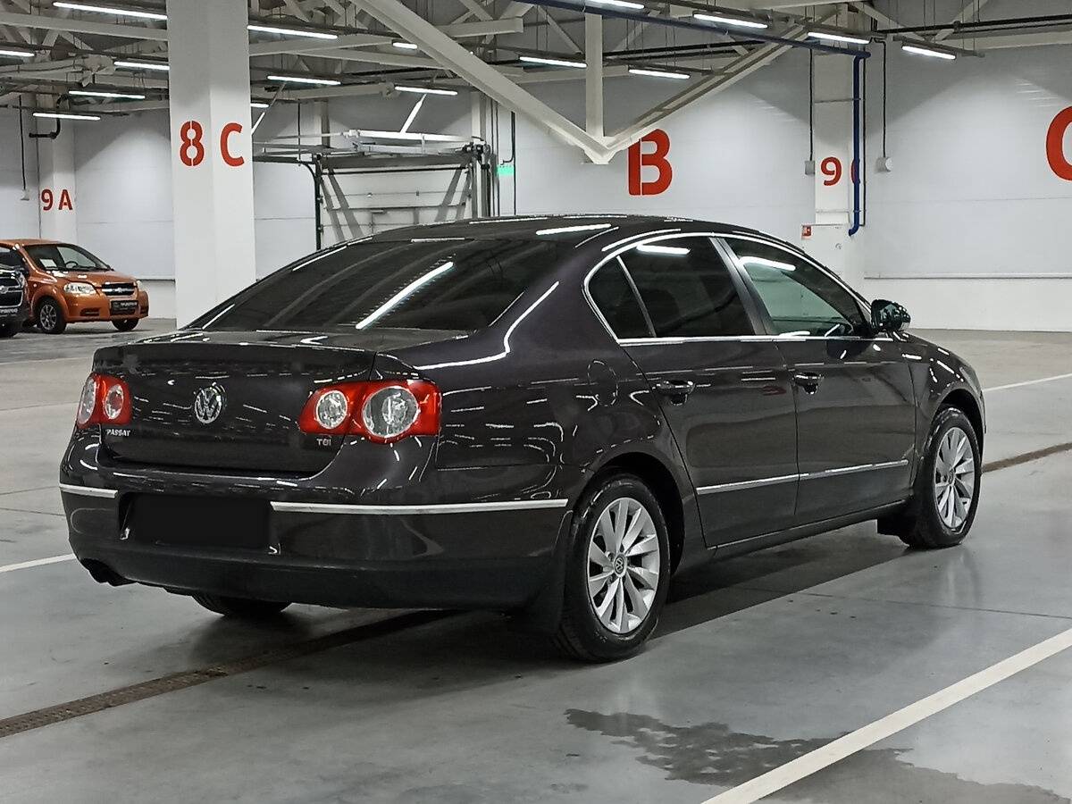 Volkswagen Passat с пробегом — 2010 год. Фото: #4
