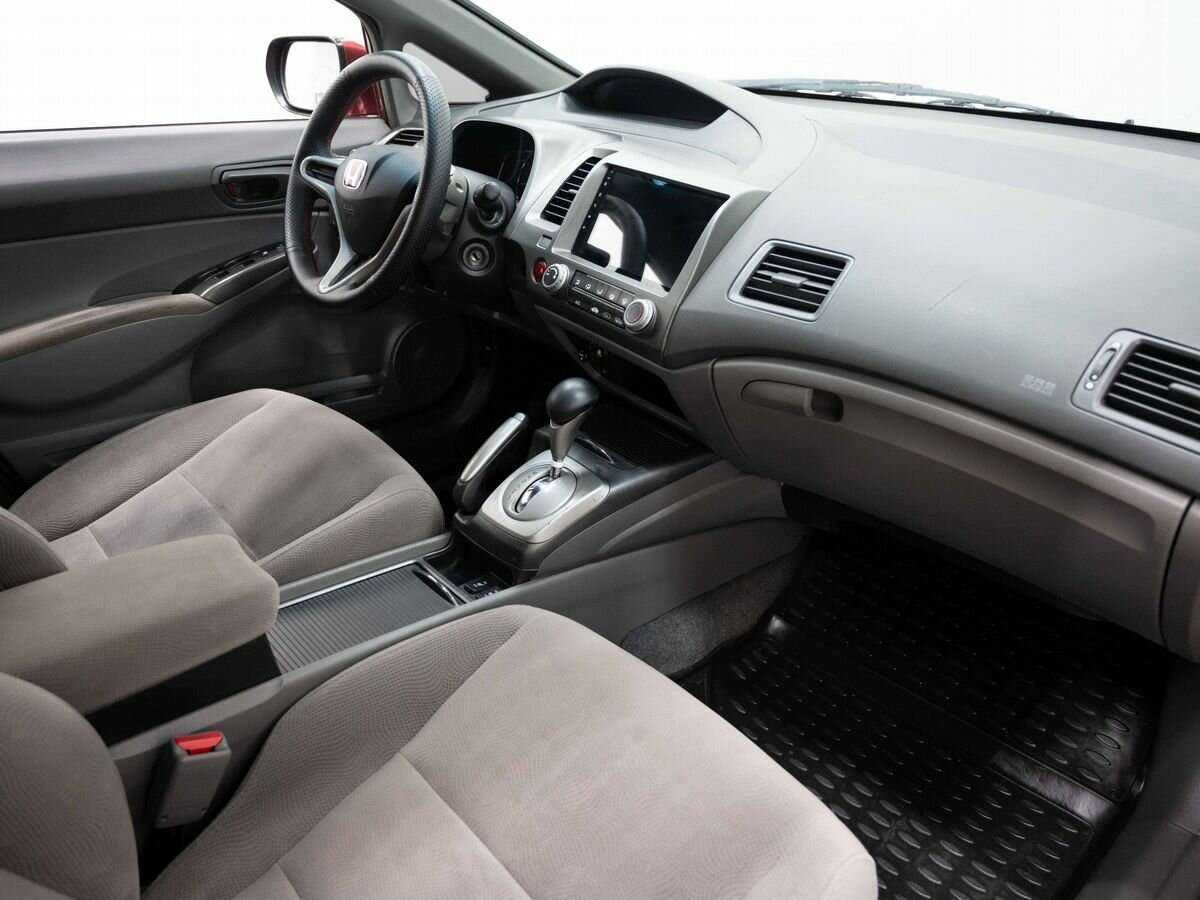 Honda Civic с пробегом — 2008 год. Фото: #10