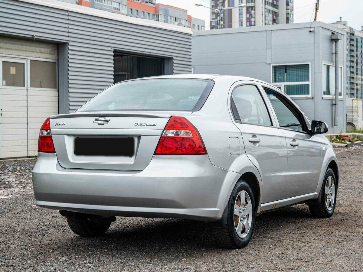 Chevrolet Aveo с пробегом — 2010 год. Фото: #5