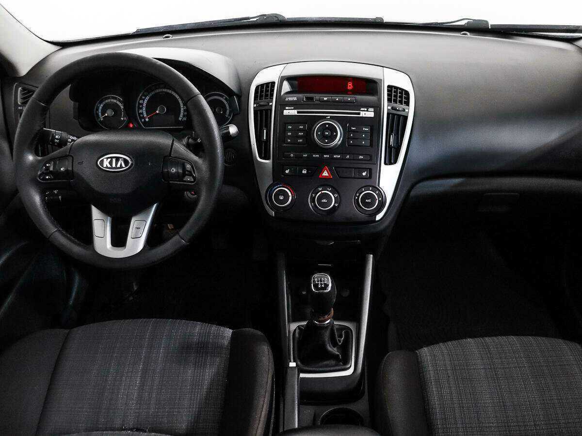 Kia Ceed с пробегом — 2010 год. Фото: #11