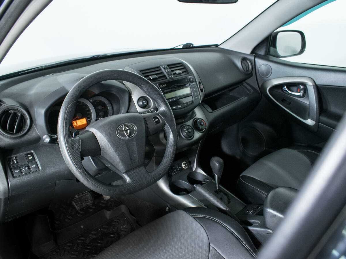 Toyota RAV4 с пробегом — 2011 год. Фото: #12