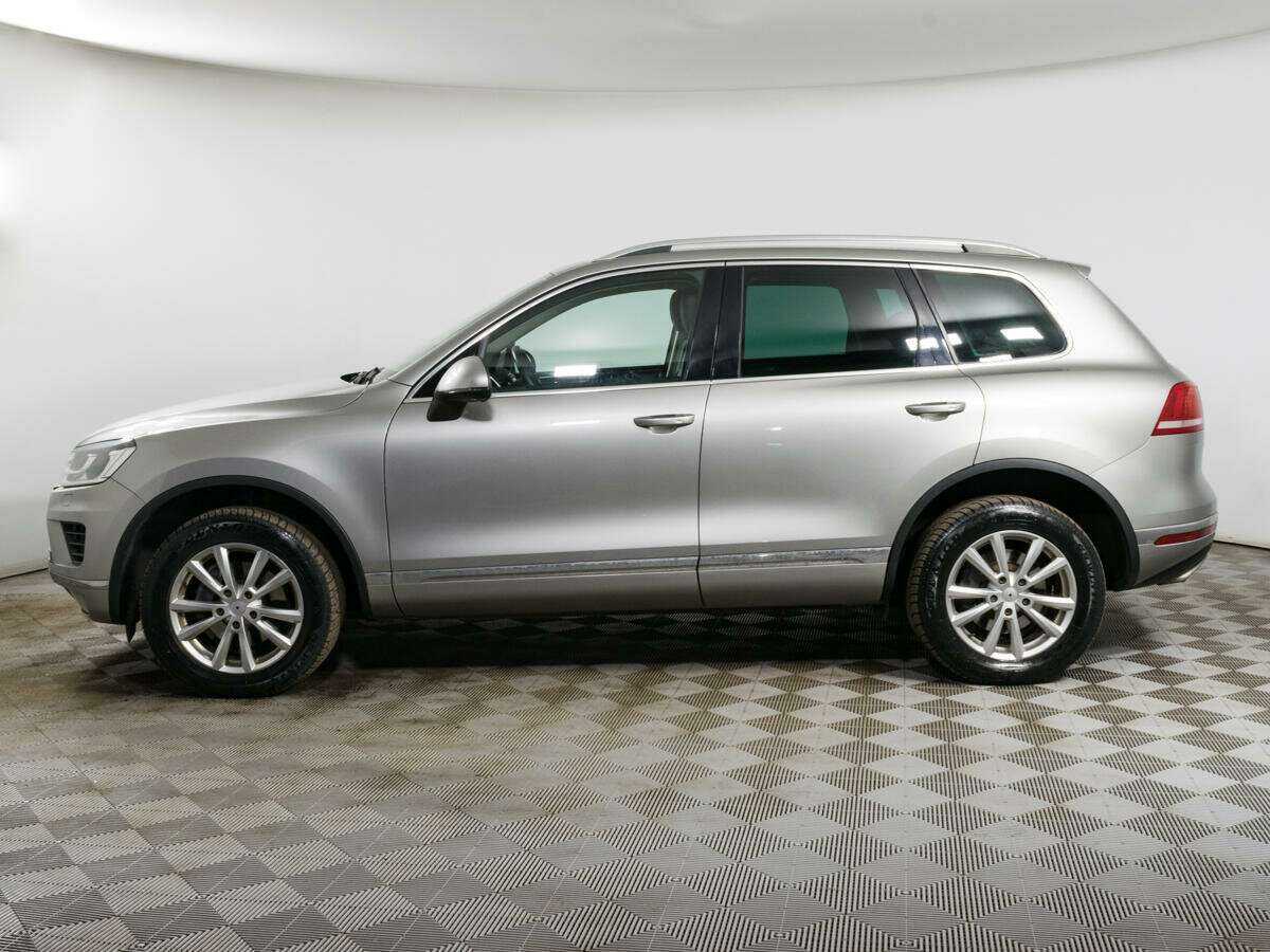 Volkswagen Touareg с пробегом — 2015 год. Фото: #7