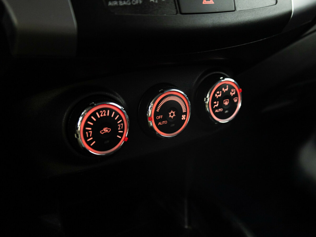 Mitsubishi Outlander с пробегом — 2011 год. Фото: #16