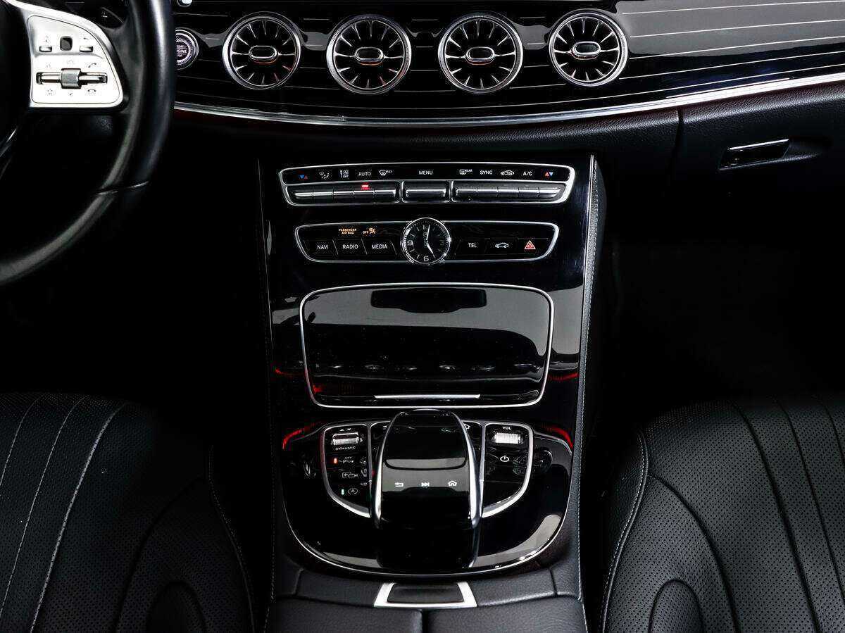 Mercedes-Benz CLS с пробегом — 2018 год. Фото: #17