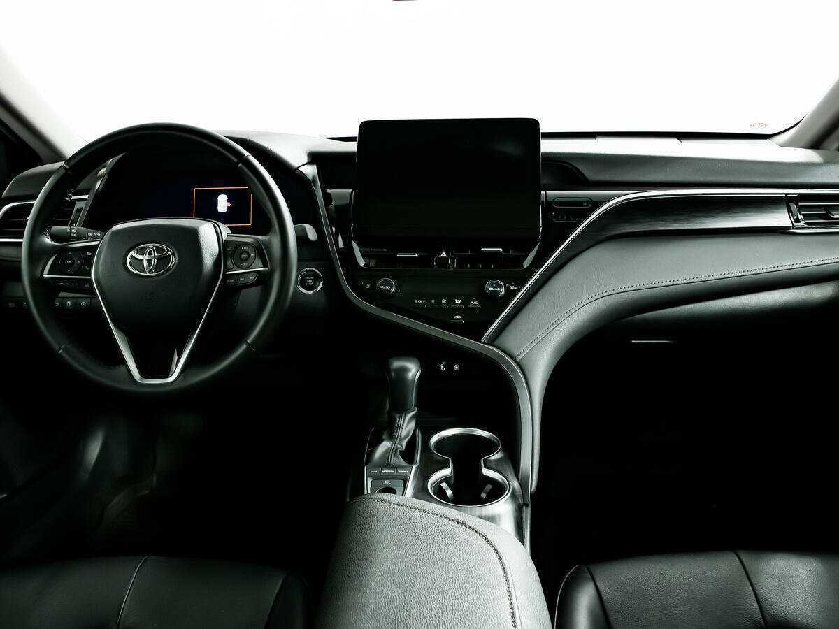 Toyota Camry с пробегом — 2022 год. Фото: #10